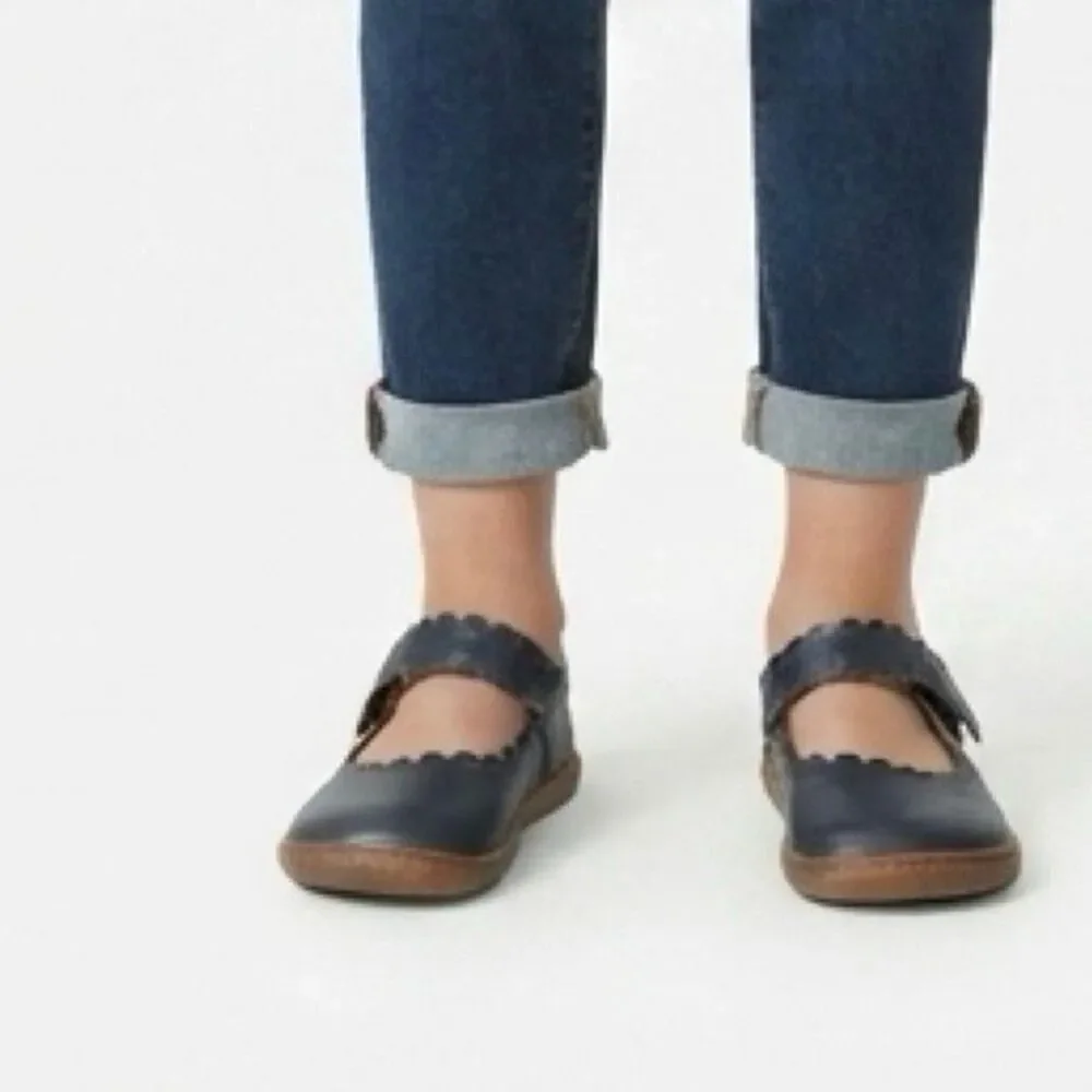 Livie and Luca Girls Navy Blue Leather Mary Jane’s Size 4